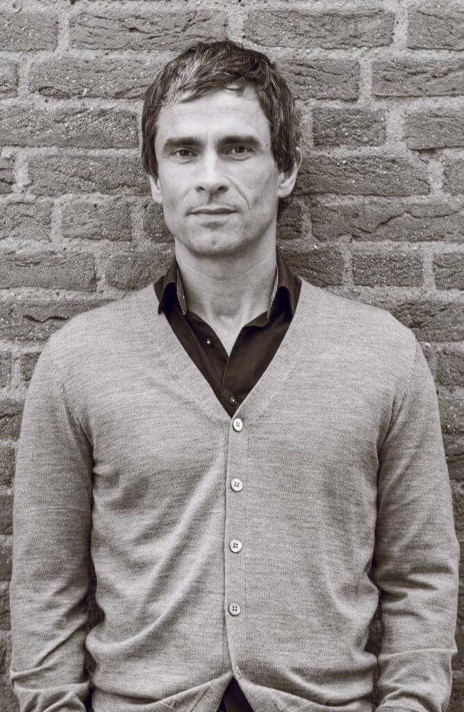 Jonathan Lewis